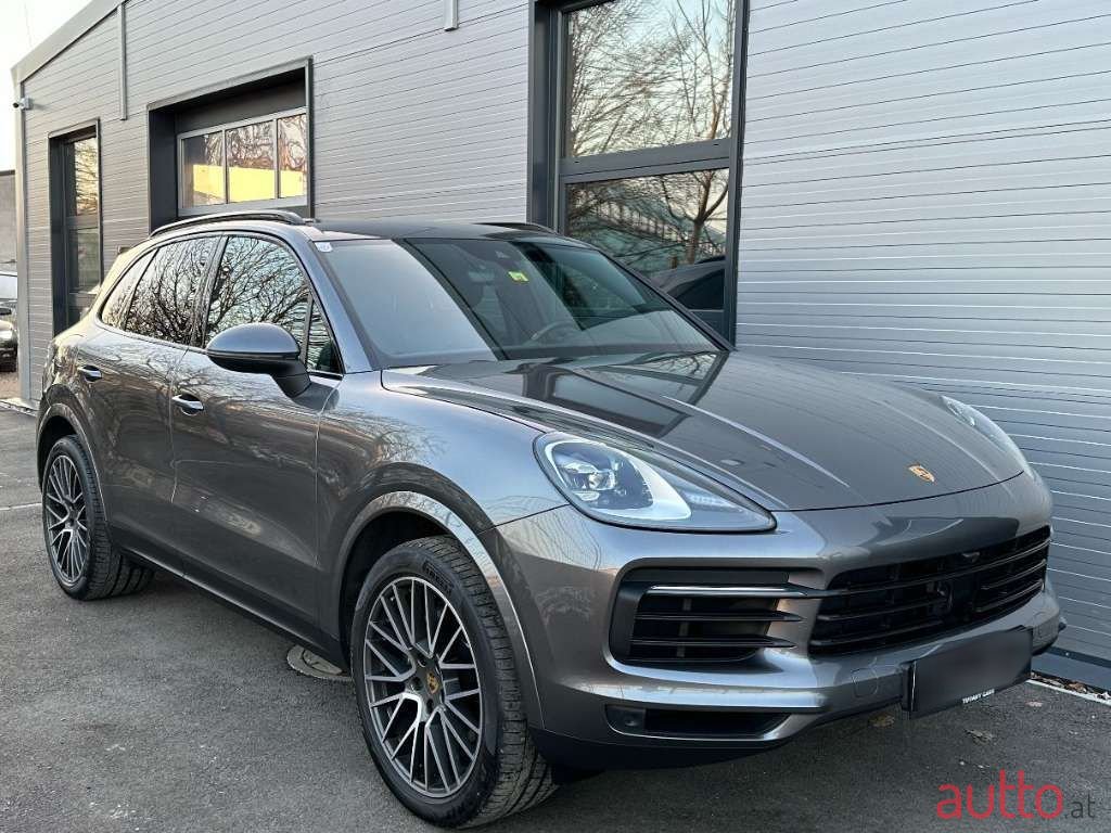 2019' Porsche Cayenne photo #3