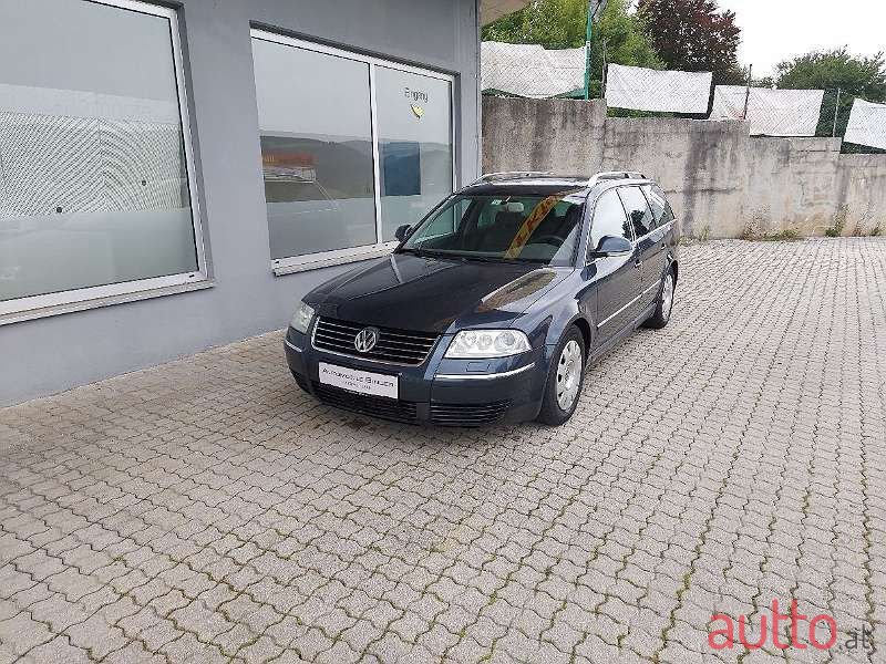 2004' Volkswagen Passat photo #2