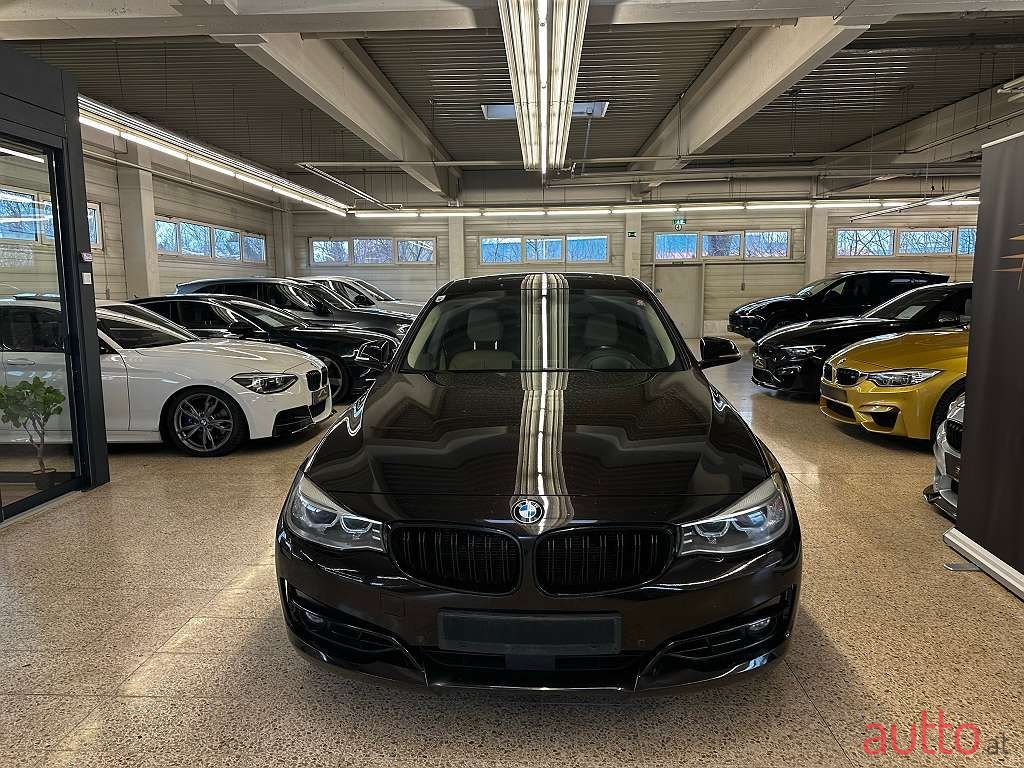 2013' BMW 3Er-Reihe photo #2