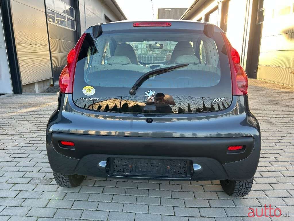 2009' Peugeot 107 photo #5