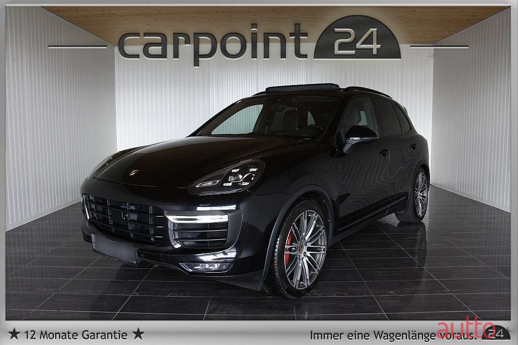 2015' Porsche Cayenne photo #1