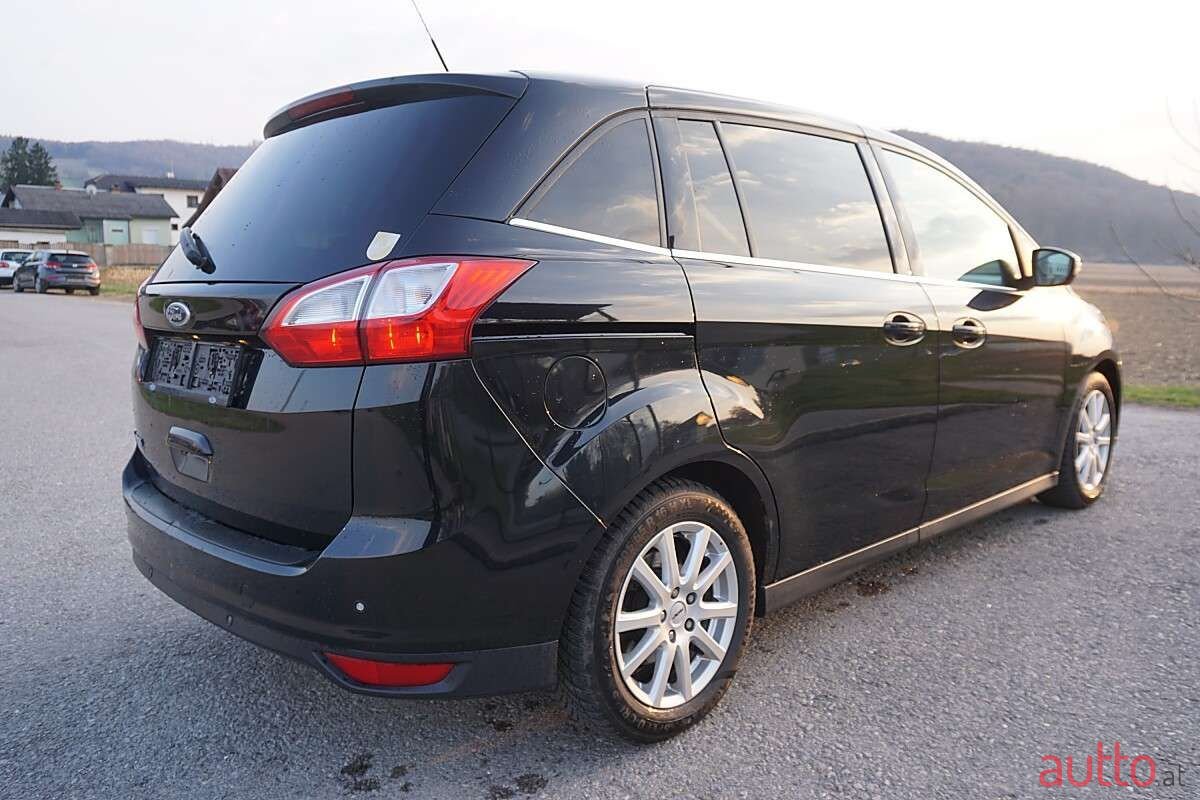 2012' Ford C-MAX photo #5