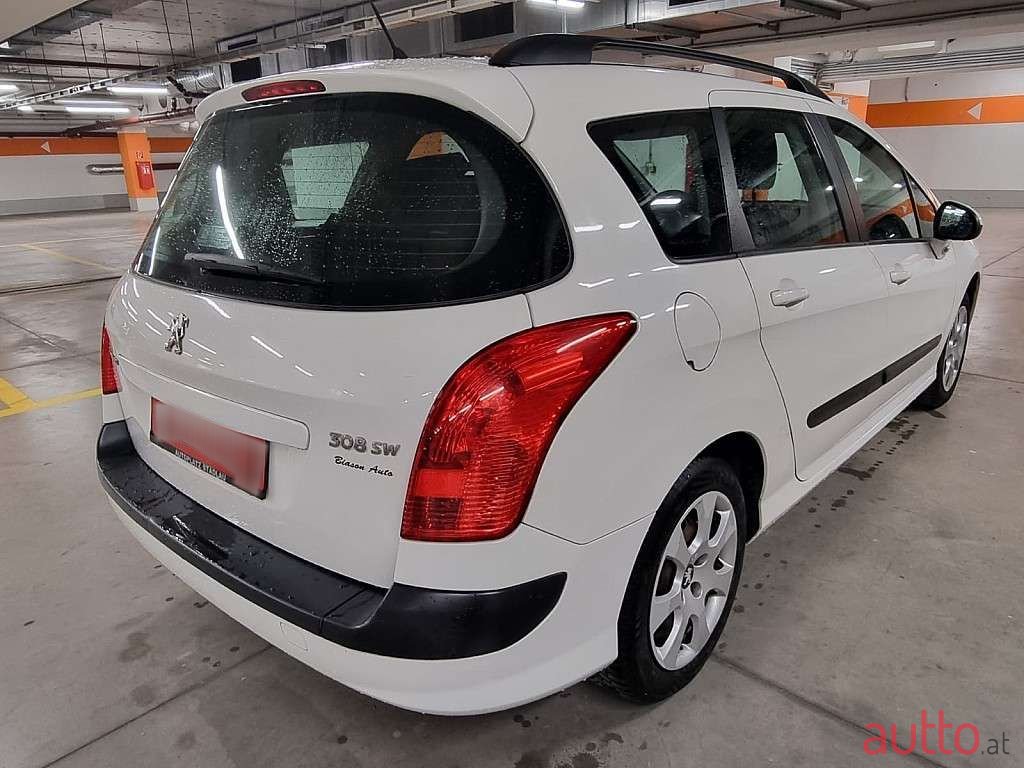 2011' Peugeot 308 photo #6
