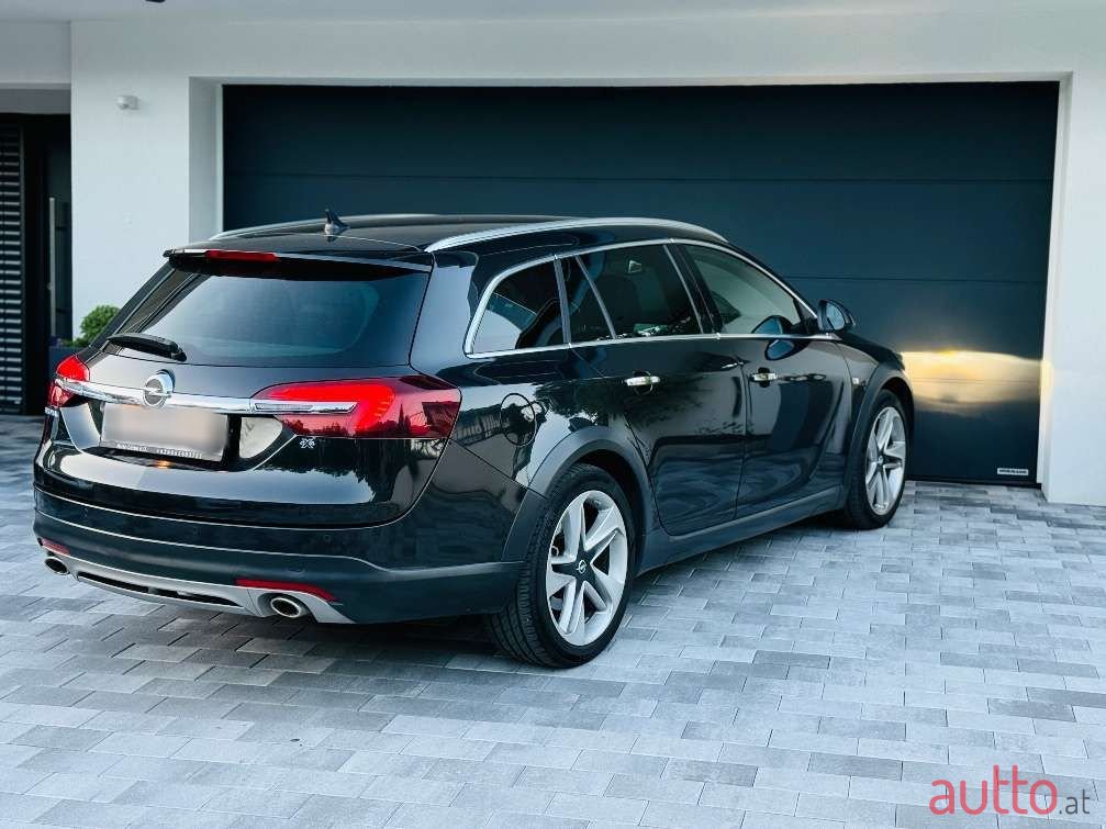 2014' Opel Insignia photo #4