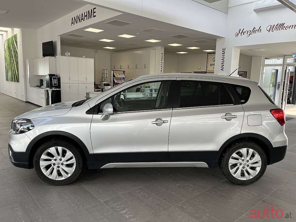 2020' Suzuki SX4 S-Cross photo #2