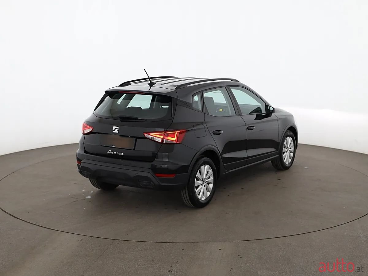2022' SEAT Arona photo #2