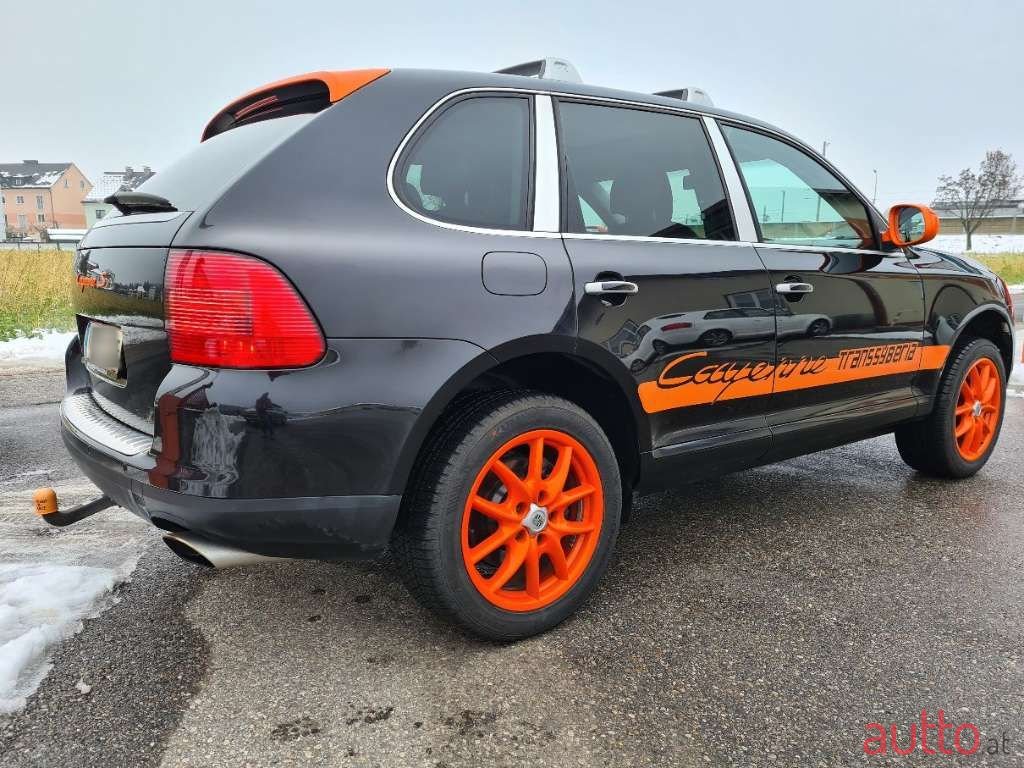 2004' Porsche Cayenne photo #3
