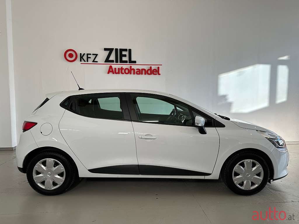 2013' Renault Clio photo #3