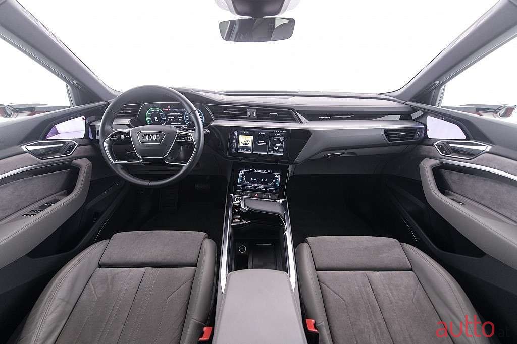 2020' Audi e-tron photo #4