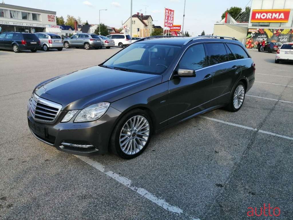2011' Mercedes-Benz E-Klasse photo #1