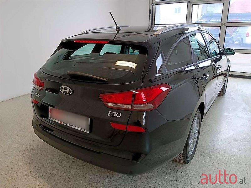 2020' Hyundai i30 photo #5