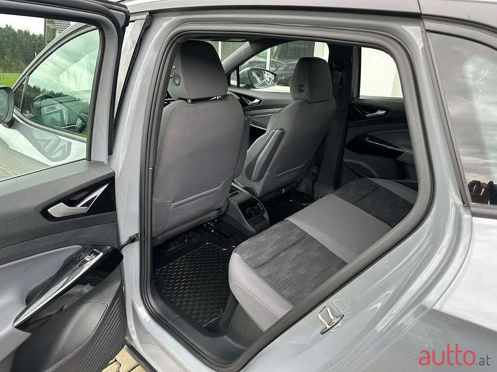2022' Volkswagen ID.4 photo #6