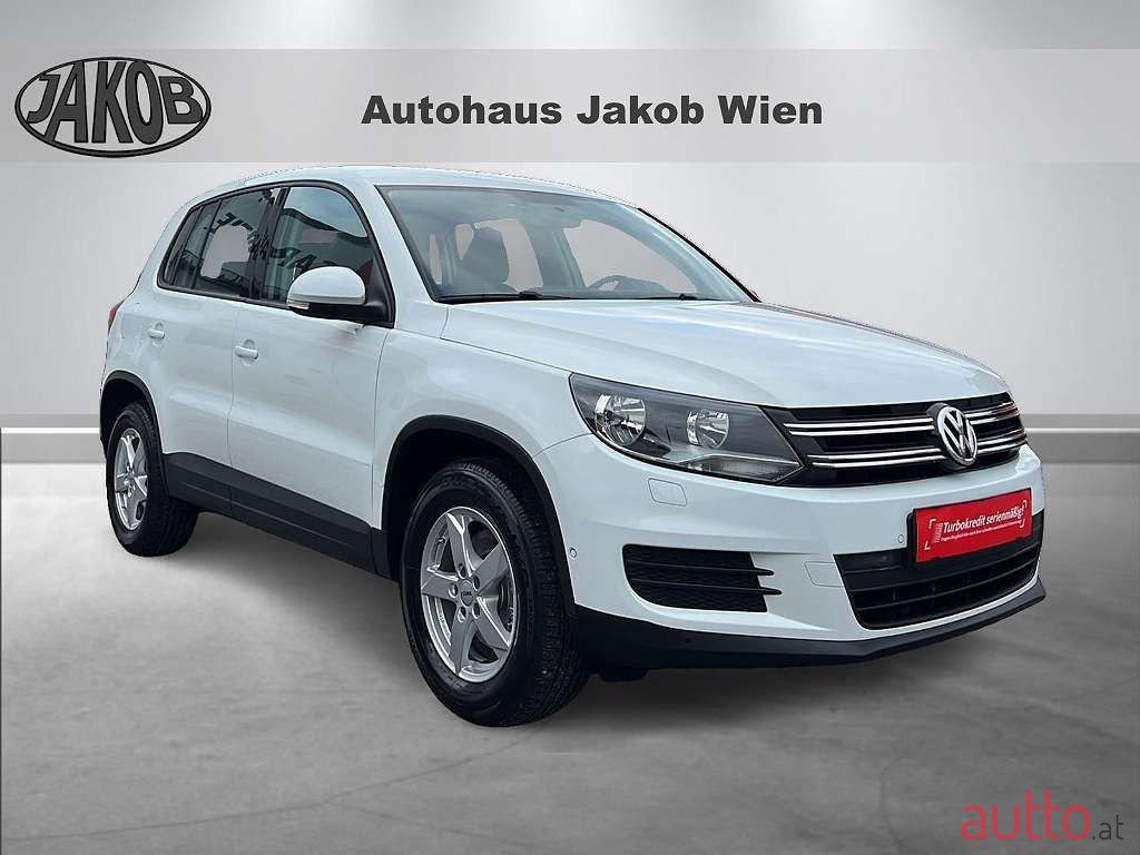 2016' Volkswagen Tiguan photo #1