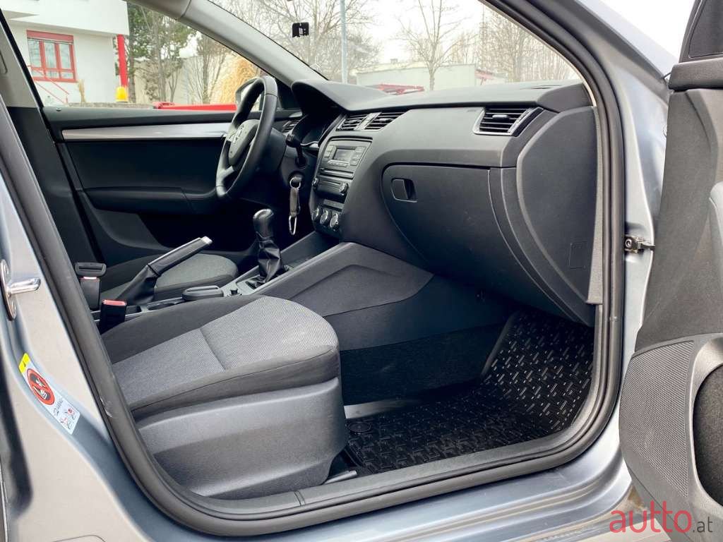 2013' Skoda Octavia photo #5