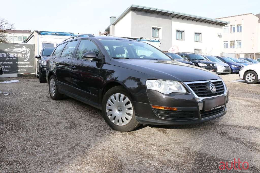 2009' Volkswagen Passat photo #1