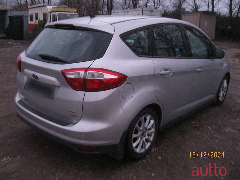 2012' Ford C-MAX photo #3