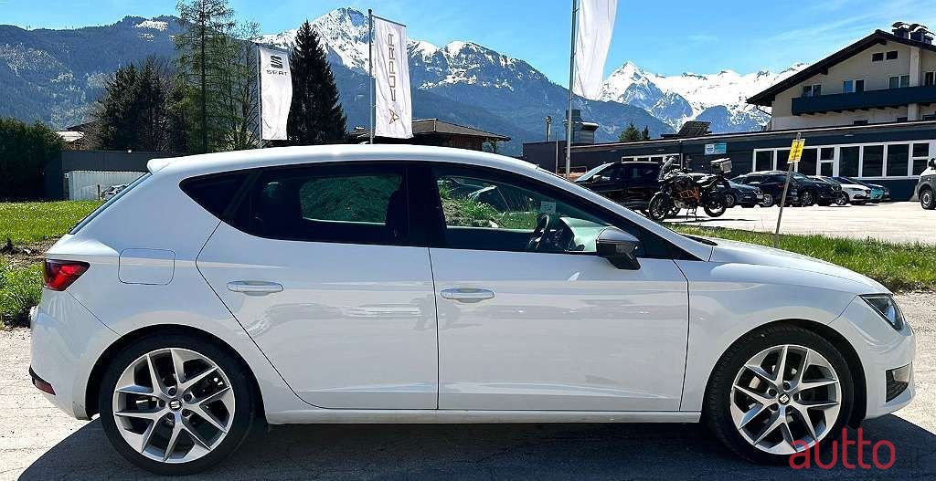 2014' SEAT Leon photo #4