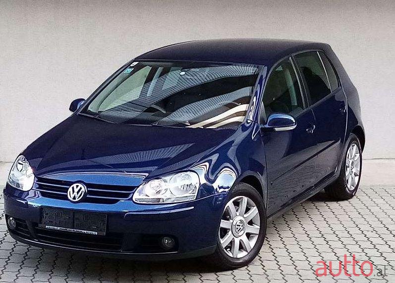 2005' Volkswagen Golf photo #1