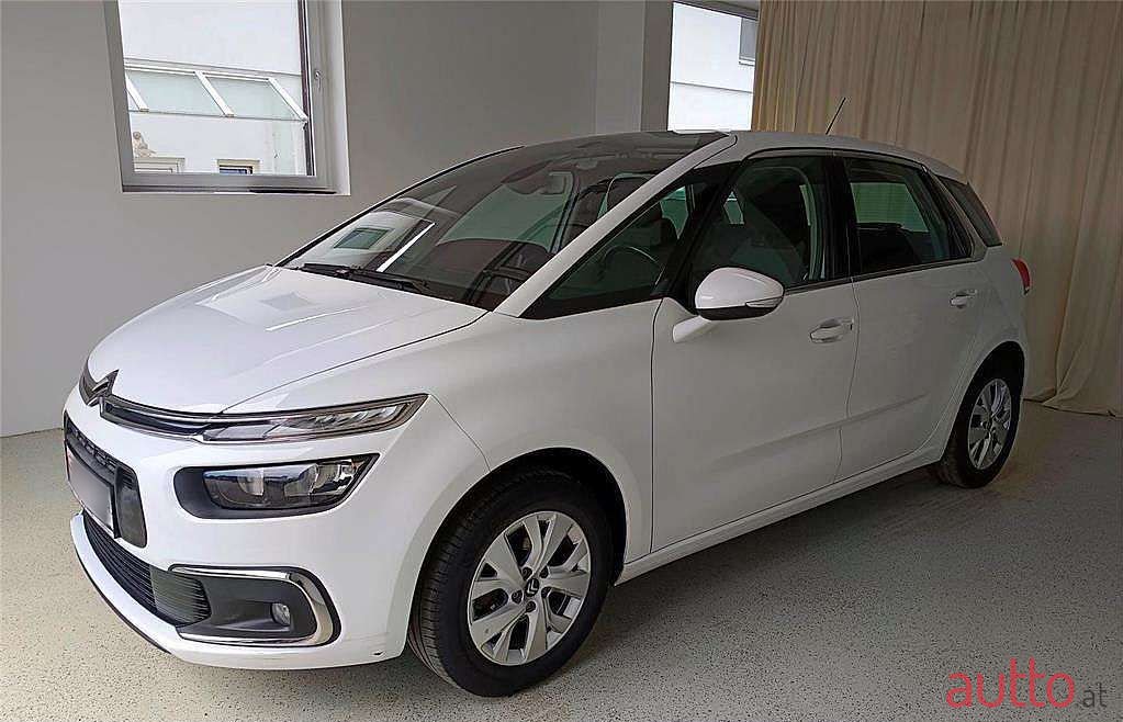 2017' Citroen C4 Picasso photo #3