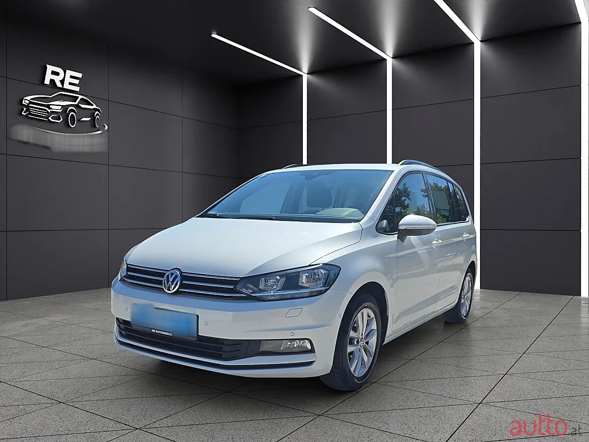 2019' Volkswagen Touran photo #1