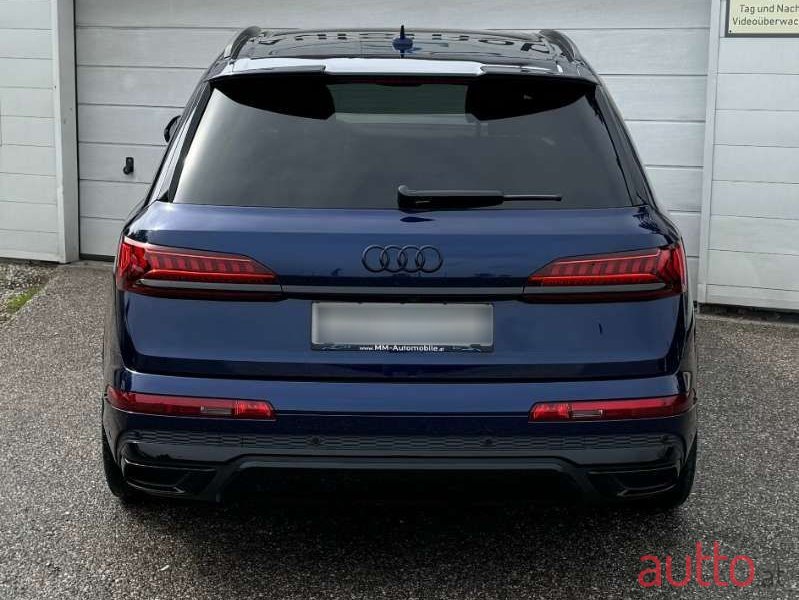2020' Audi Q7 photo #4