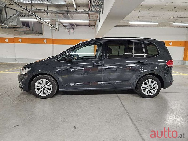 2020' Volkswagen Touran photo #4