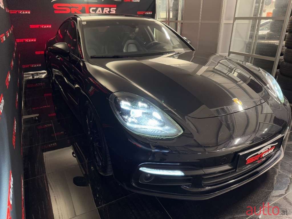 2020' Porsche Panamera photo #4