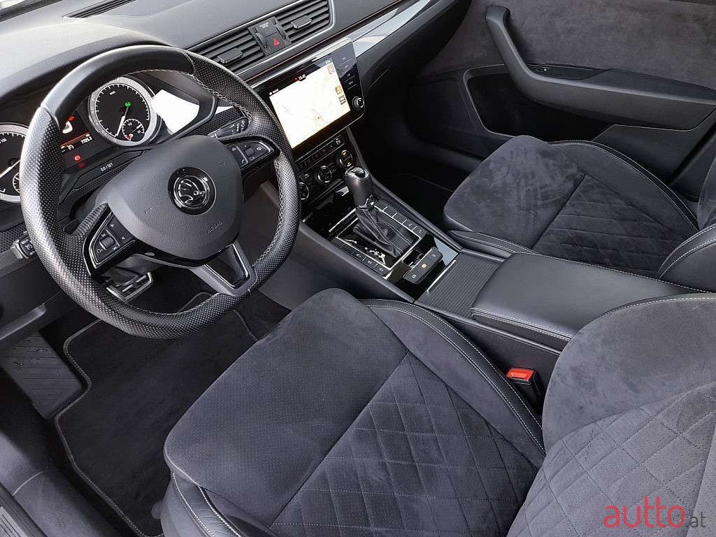 2018' Skoda Superb photo #3
