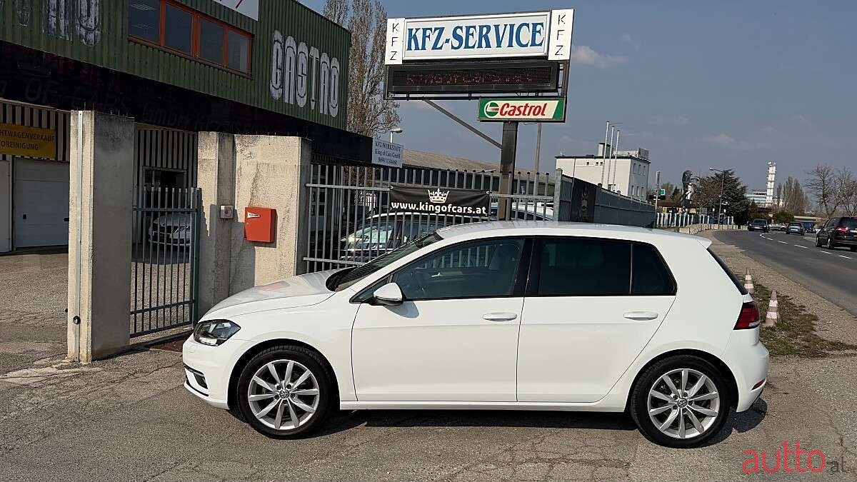 2020' Volkswagen Golf photo #2