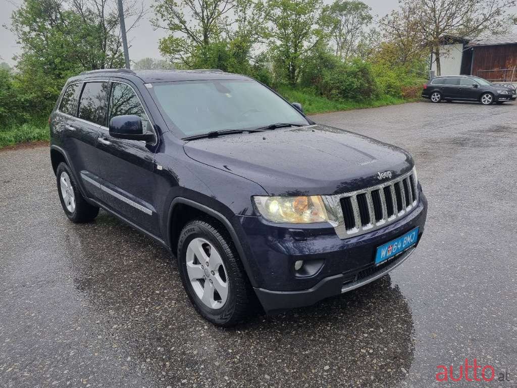 2012' Jeep Grand Cherokee photo #3