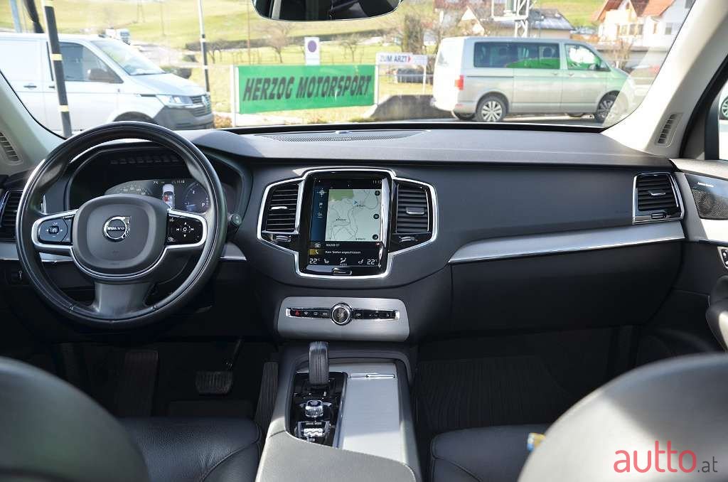 2020' Volvo XC90 photo #4