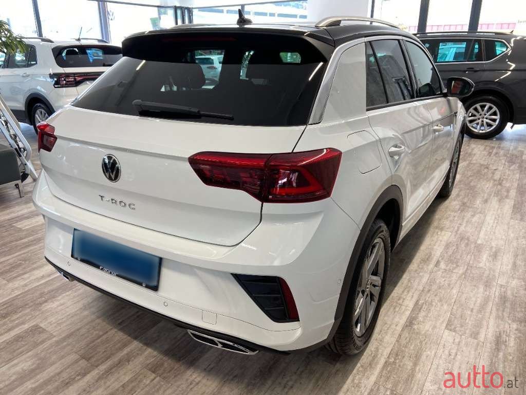 2023' Volkswagen T-Roc photo #4