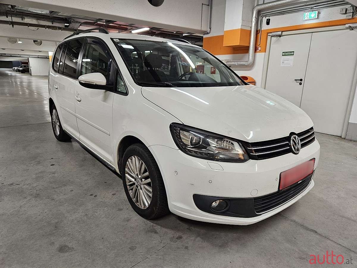 2015' Volkswagen Touran photo #2