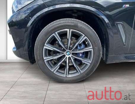 2022' BMW X5 photo #6