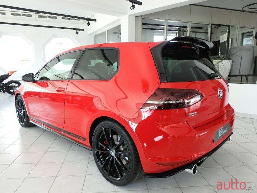 2018' Volkswagen Golf photo #4