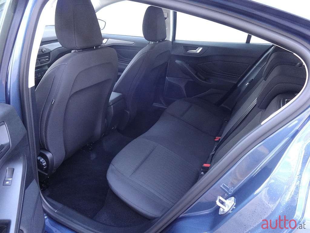 2021' Ford Focus photo #5