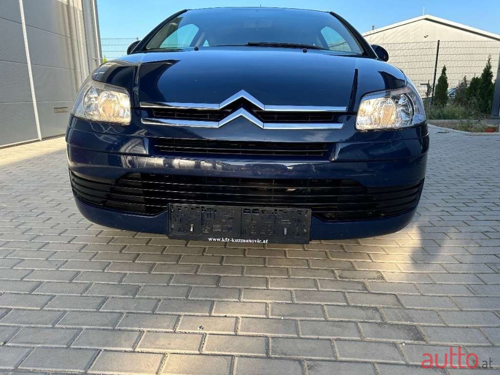 2008' Citroen C4 photo #1
