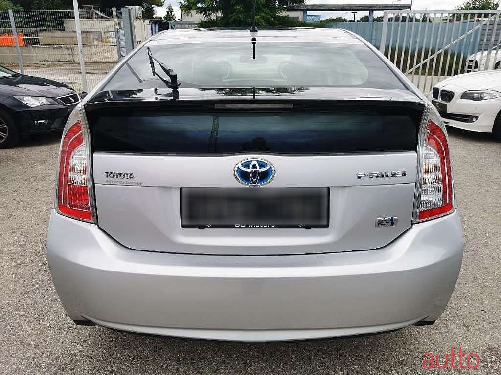 2014' Toyota Prius photo #5