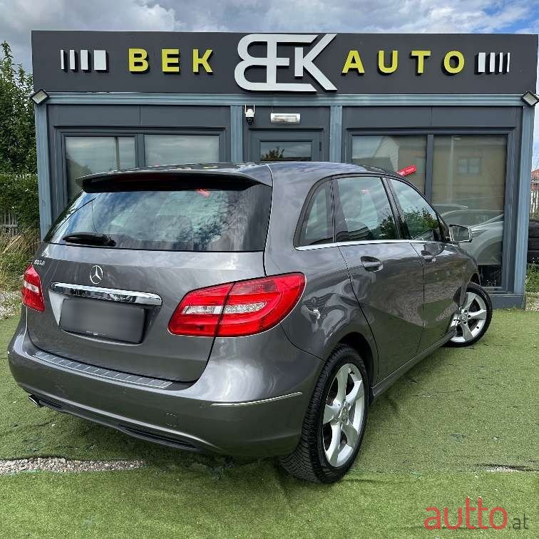 2012' Mercedes-Benz B-Klasse photo #5