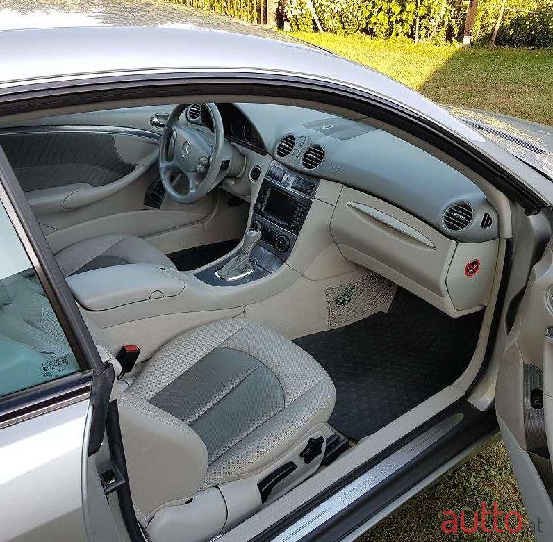 2004' Mercedes-Benz Clk-Klasse photo #1