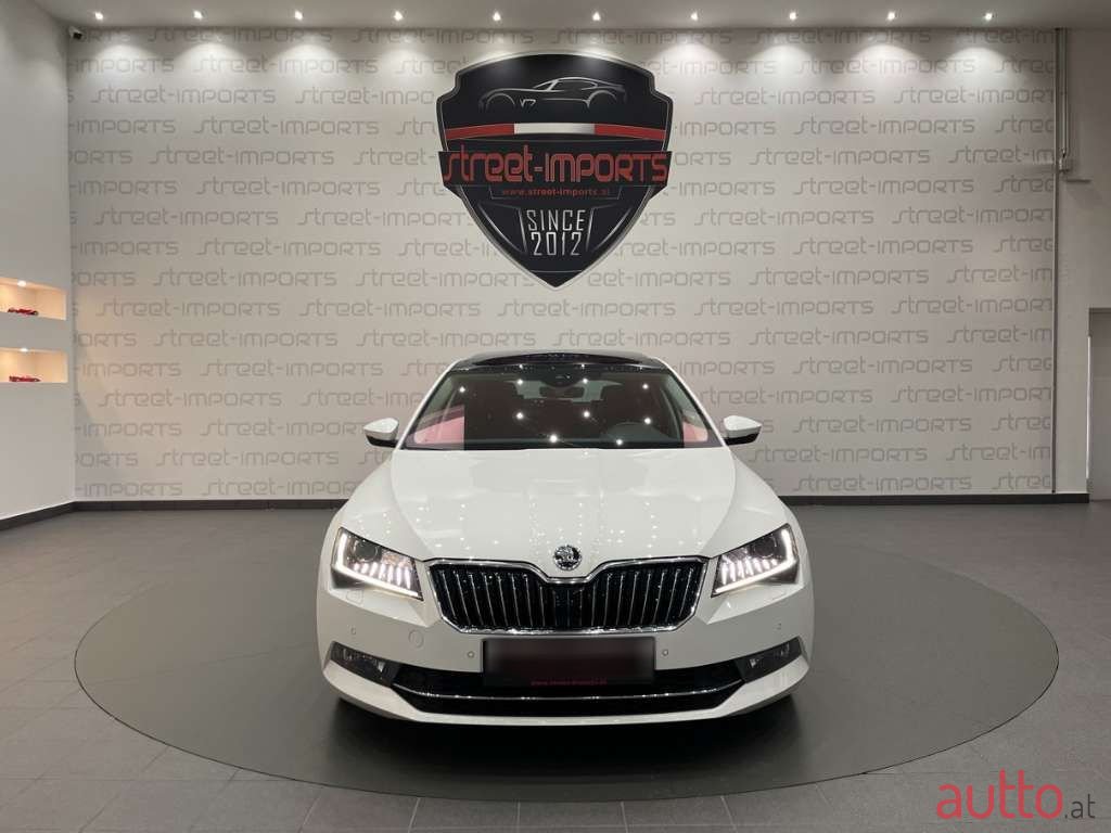 2018' Skoda Superb photo #3