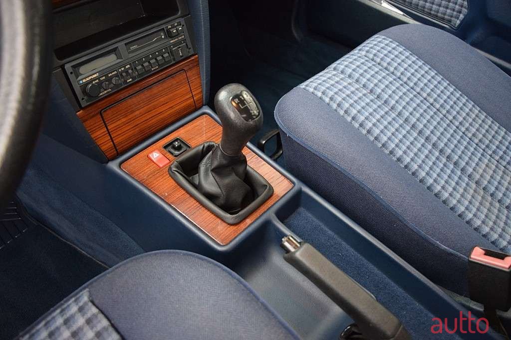 1993' Mercedes-Benz 190 photo #6