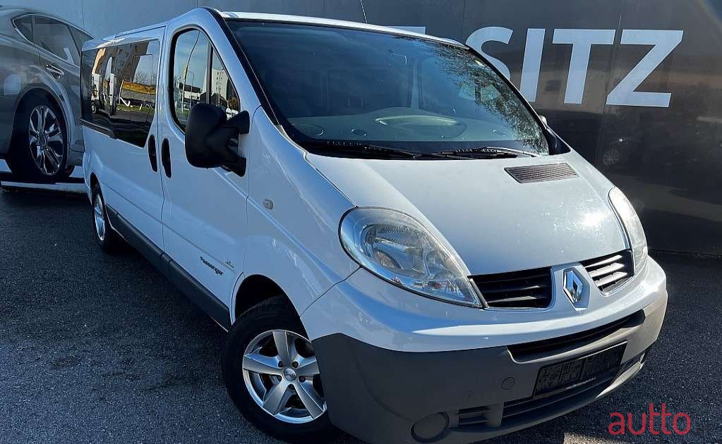 2010' Renault Trafic photo #1
