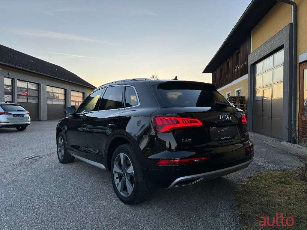 2019' Audi Q5 photo #6