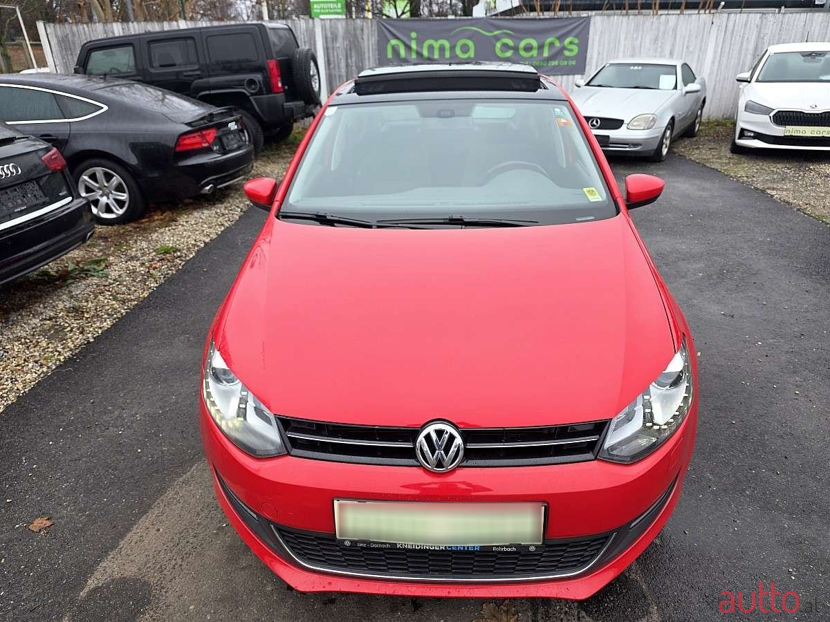 2011' Volkswagen Polo photo #4