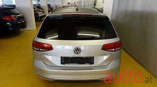 2015' Volkswagen Passat photo #3