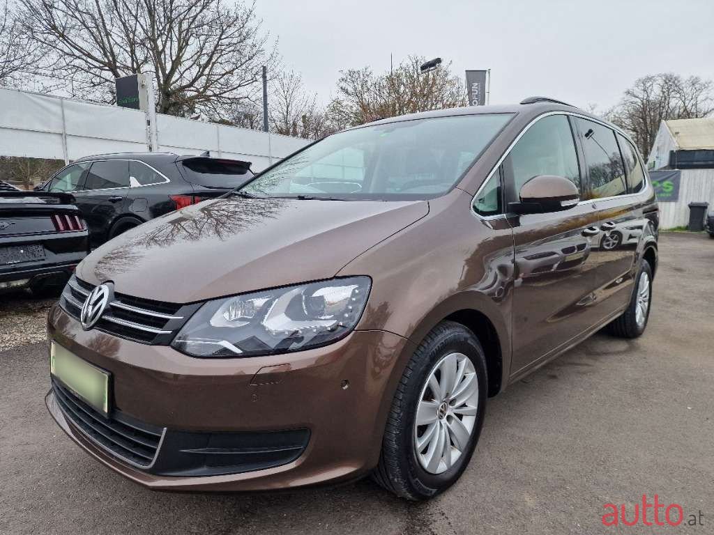 2010' Volkswagen Sharan photo #1