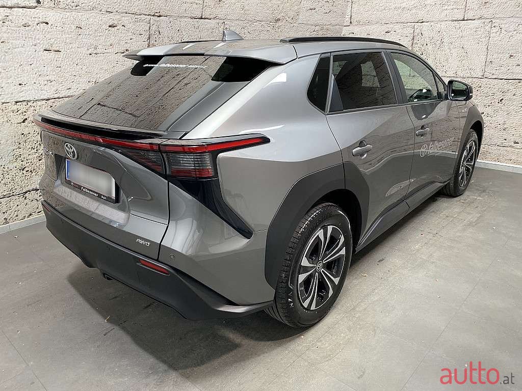 2023' Toyota bZ4X photo #3