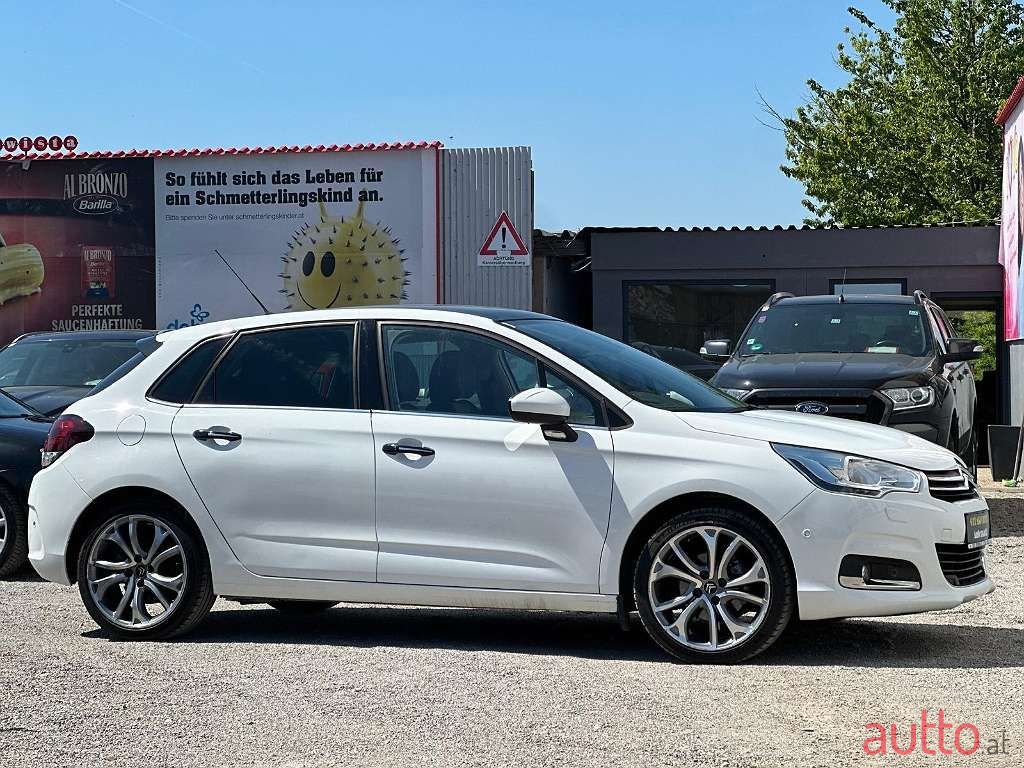 2017' Citroen C4 photo #1