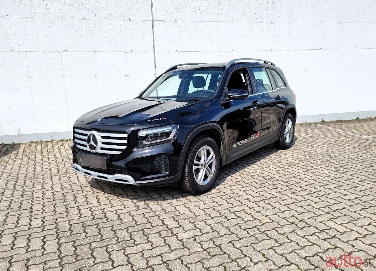 2024' Mercedes-Benz GLB photo #2